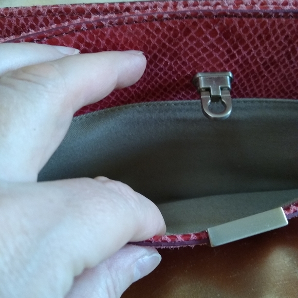 Barbie Pink faux snake clutch - Picture 4 of 6